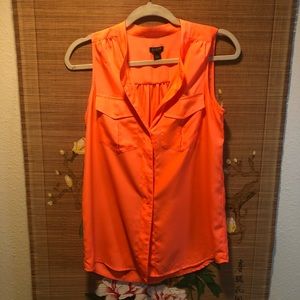 Button down short sleeve shirt